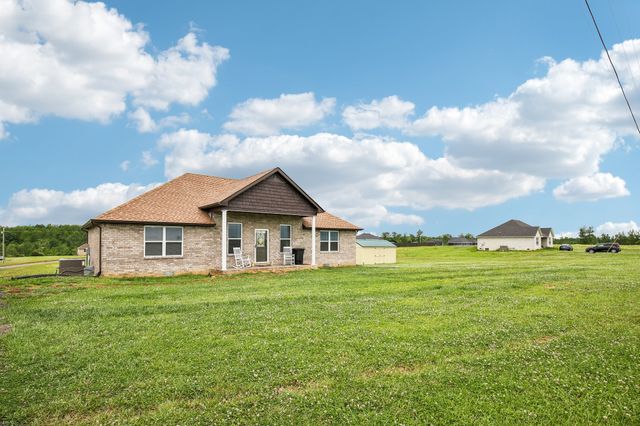 361 Elton Ln, Lafayette, TN 37083