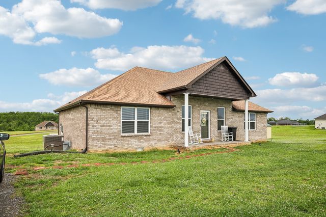 361 Elton Ln, Lafayette, TN 37083