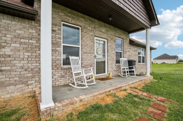 361 Elton Ln, Lafayette, TN 37083