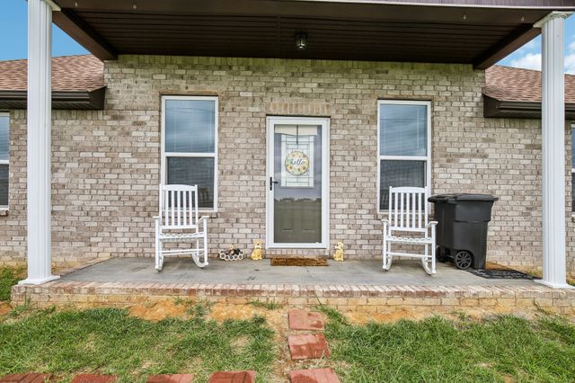 361 Elton Ln, Lafayette, TN 37083