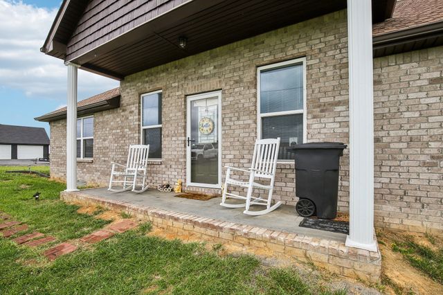 361 Elton Ln, Lafayette, TN 37083