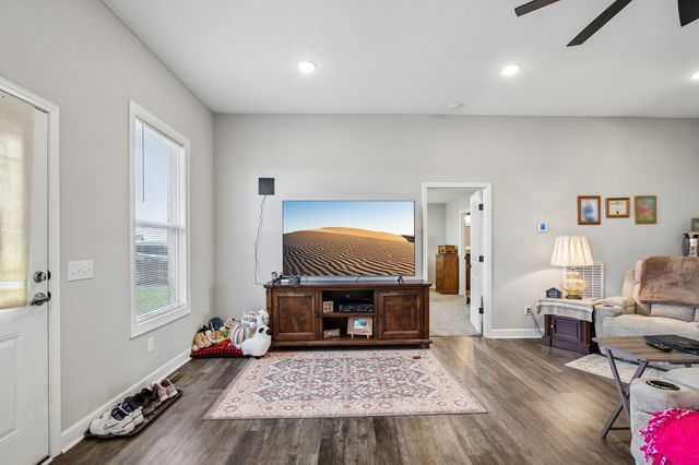 361 Elton Ln, Lafayette, TN 37083