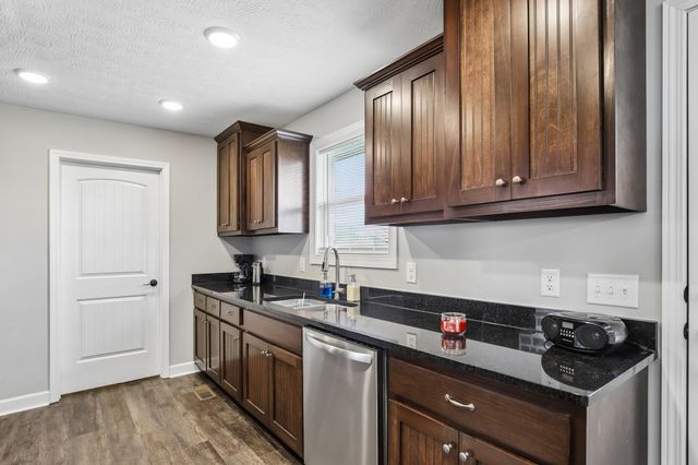 361 Elton Ln, Lafayette, TN 37083