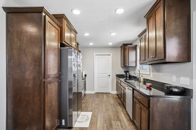 361 Elton Ln, Lafayette, TN 37083