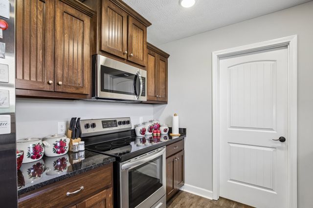 361 Elton Ln, Lafayette, TN 37083