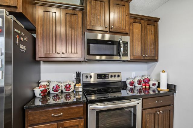 361 Elton Ln, Lafayette, TN 37083