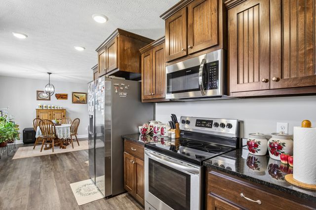 361 Elton Ln, Lafayette, TN 37083