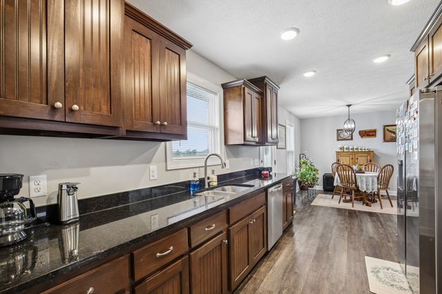 361 Elton Ln, Lafayette, TN 37083