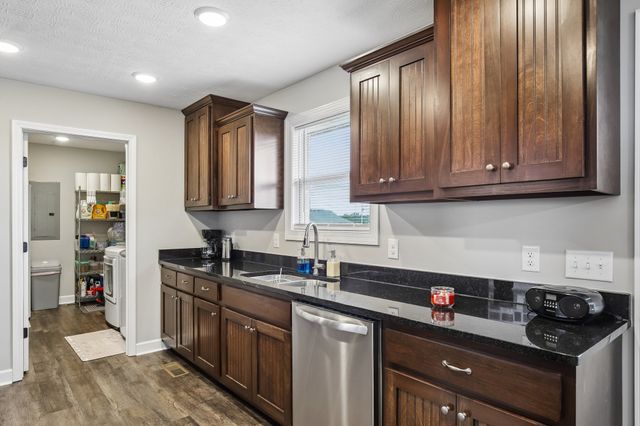 361 Elton Ln, Lafayette, TN 37083