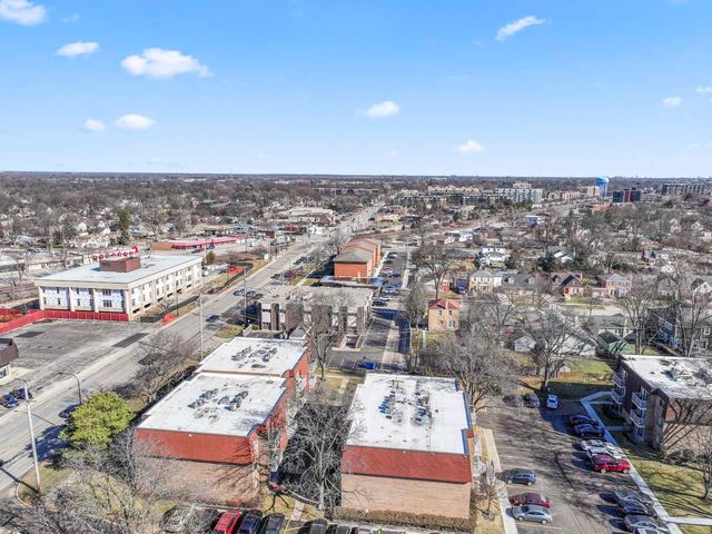 605 W Central Road C1, Mount Prospect, IL 60056