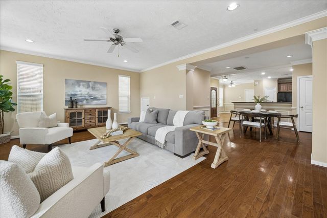 1319 Ella Place, Houston, TX 77008