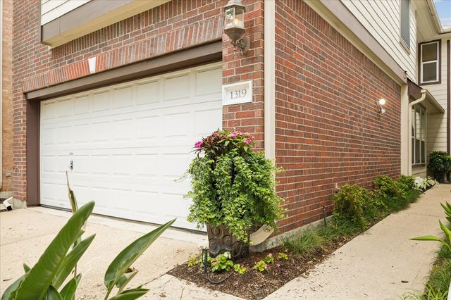 1319 Ella Place, Houston, TX 77008