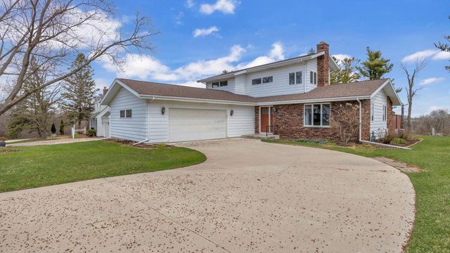 682 Dartmouth DRIVE, Sheboygan Falls, WI 53085