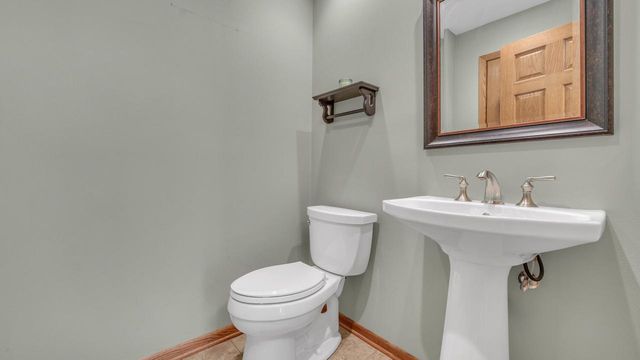 682 Dartmouth DRIVE, Sheboygan Falls, WI 53085