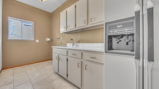 682 Dartmouth DRIVE, Sheboygan Falls, WI 53085