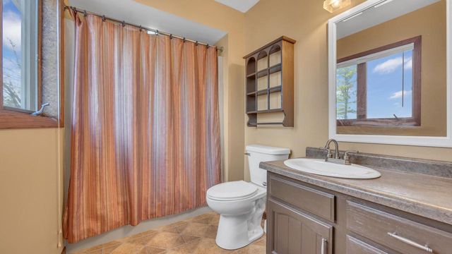 682 Dartmouth DRIVE, Sheboygan Falls, WI 53085