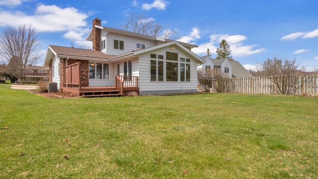 682 Dartmouth DRIVE, Sheboygan Falls, WI 53085