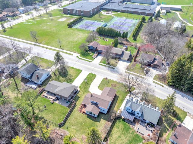 682 Dartmouth DRIVE, Sheboygan Falls, WI 53085