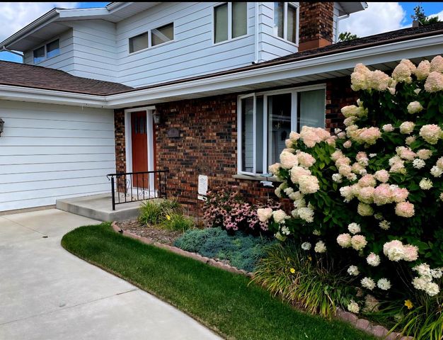 682 Dartmouth DRIVE, Sheboygan Falls, WI 53085