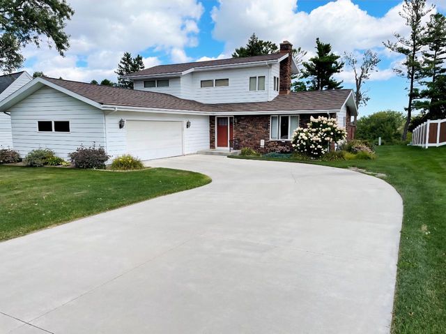 682 Dartmouth DRIVE, Sheboygan Falls, WI 53085