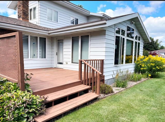 682 Dartmouth DRIVE, Sheboygan Falls, WI 53085