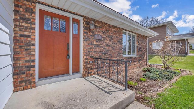 682 Dartmouth DRIVE, Sheboygan Falls, WI 53085