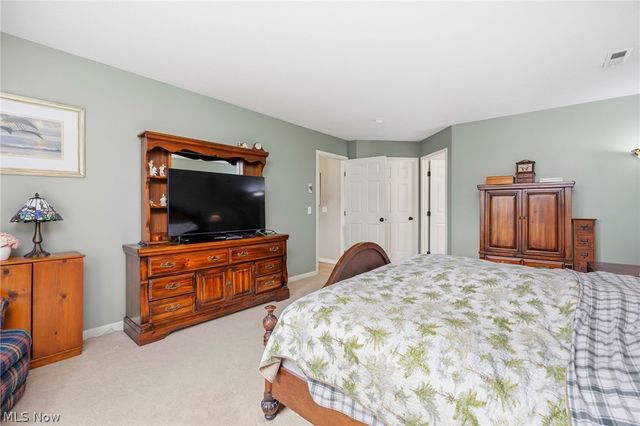 8524 Wayside Drive, Olmsted Twp, OH 44138