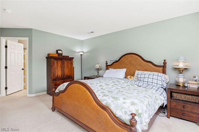 8524 Wayside Drive, Olmsted Twp, OH 44138