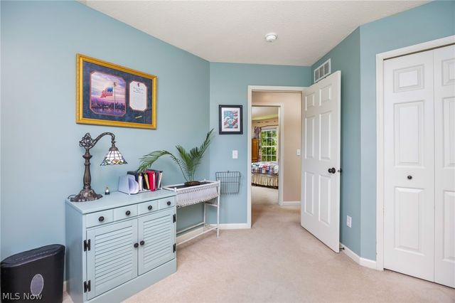 8524 Wayside Drive, Olmsted Twp, OH 44138
