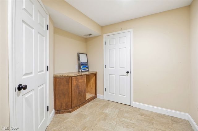 8524 Wayside Drive, Olmsted Twp, OH 44138