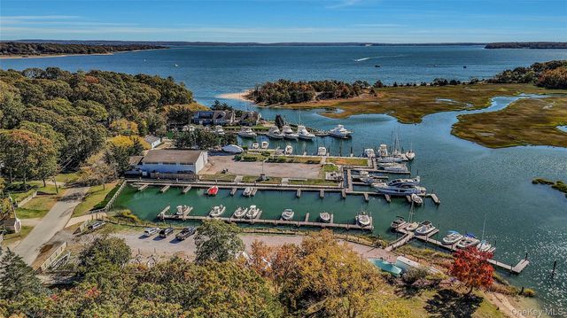 275 Pinewood Road, Cutchogue, NY 11935