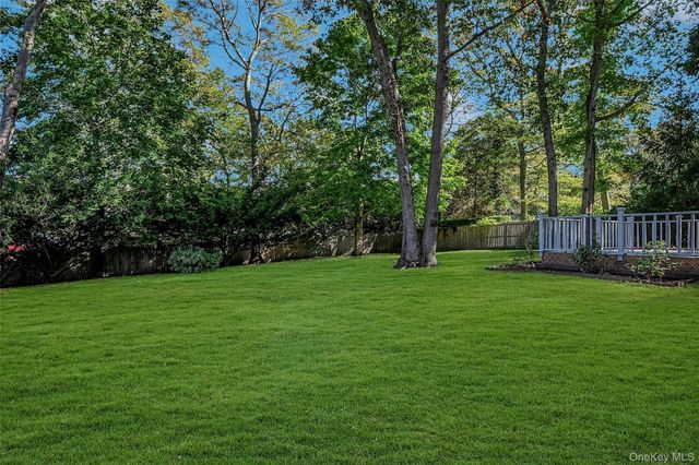 275 Pinewood Road, Cutchogue, NY 11935