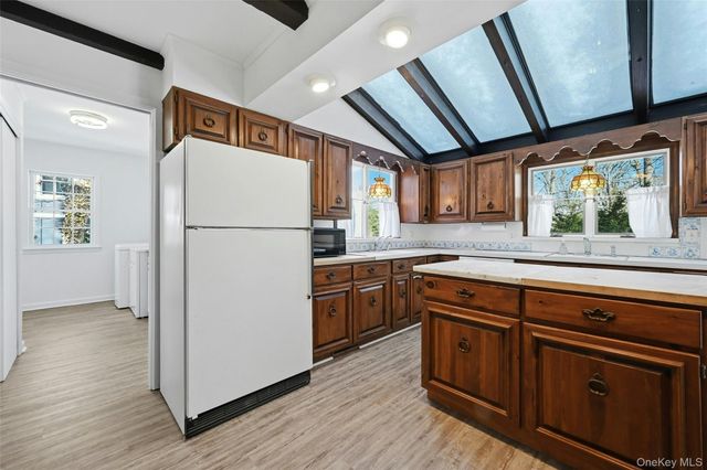 275 Pinewood Road, Cutchogue, NY 11935