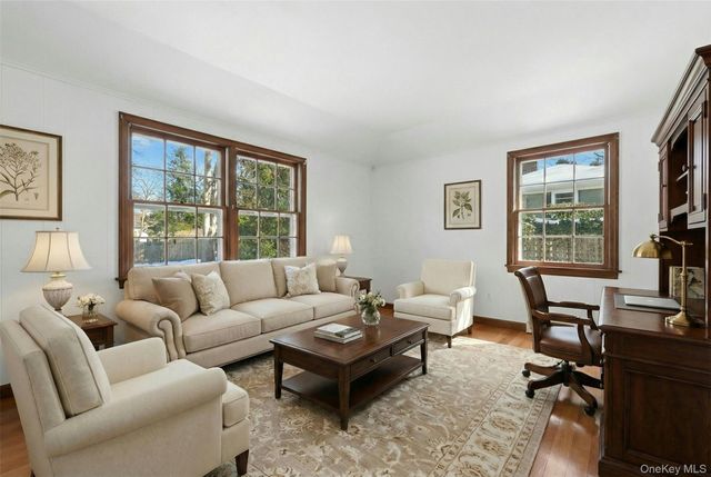 275 Pinewood Road, Cutchogue, NY 11935