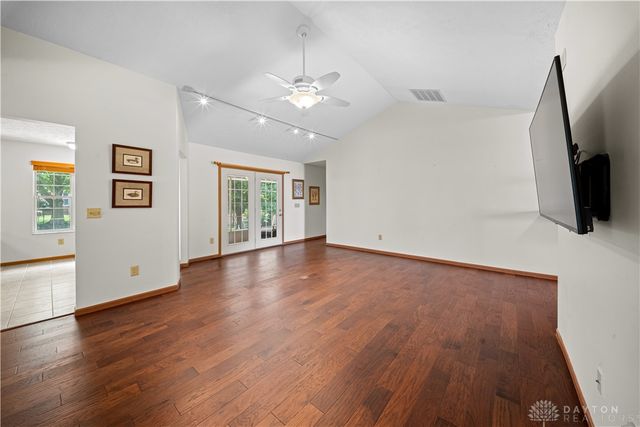1780 Tearose Circle, Fairborn, OH 45324
