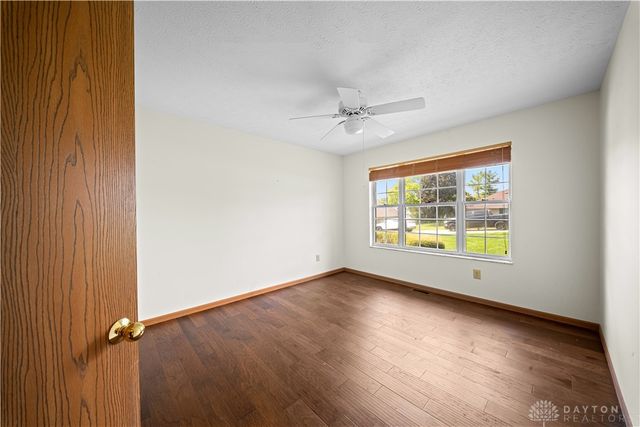1780 Tearose Circle, Fairborn, OH 45324