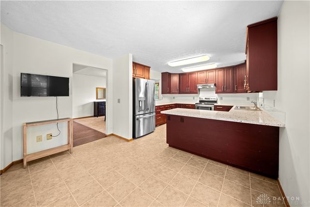 1780 Tearose Circle, Fairborn, OH 45324
