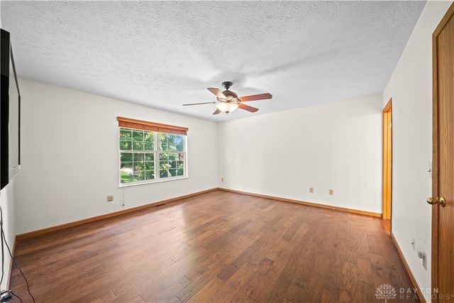 1780 Tearose Circle, Fairborn, OH 45324