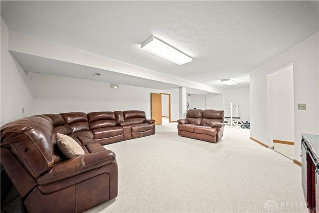 1780 Tearose Circle, Fairborn, OH 45324