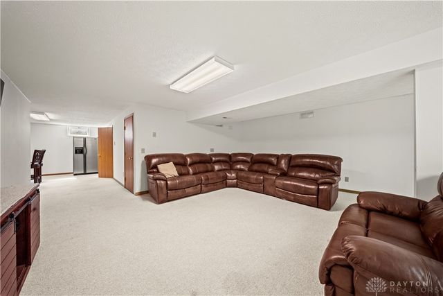 1780 Tearose Circle, Fairborn, OH 45324