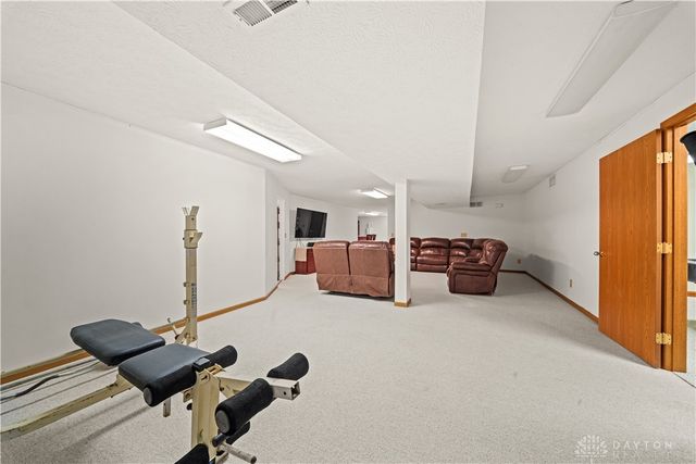 1780 Tearose Circle, Fairborn, OH 45324