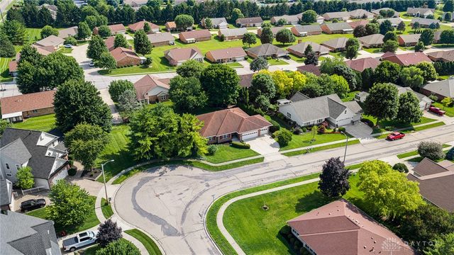 1780 Tearose Circle, Fairborn, OH 45324