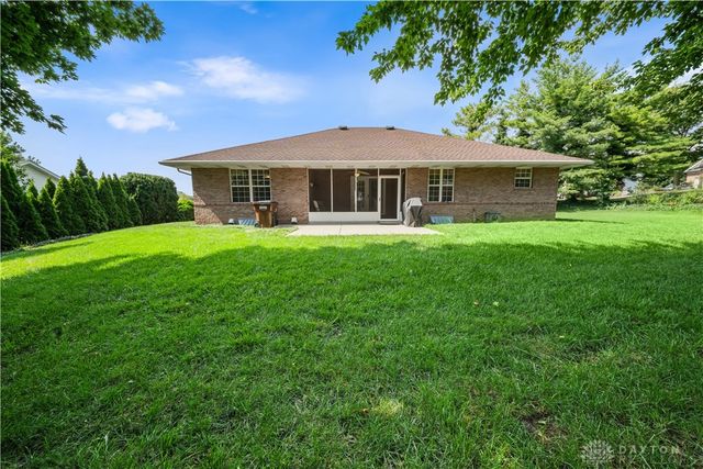 1780 Tearose Circle, Fairborn, OH 45324