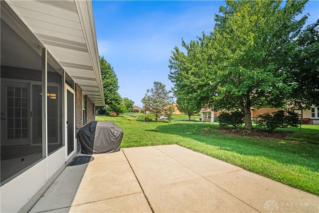1780 Tearose Circle, Fairborn, OH 45324