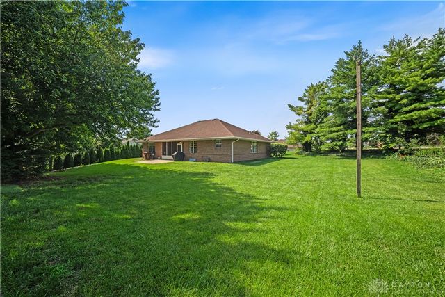 1780 Tearose Circle, Fairborn, OH 45324