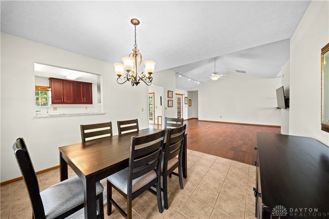 1780 Tearose Circle, Fairborn, OH 45324