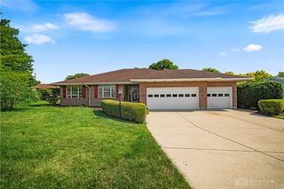 1780 Tearose Circle, Fairborn, OH 45324