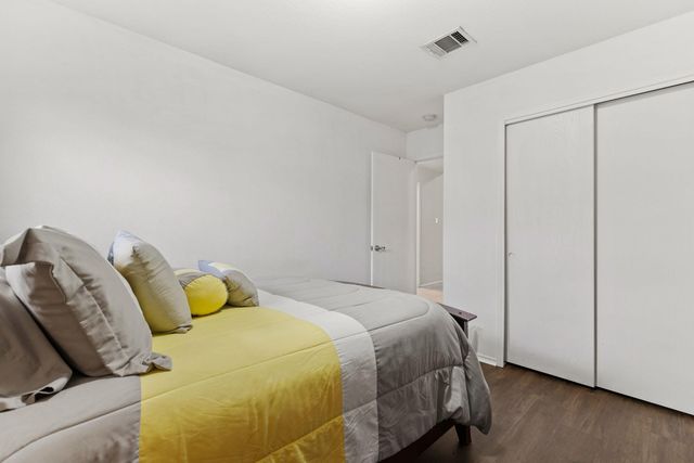 12800 Starbrimson TRL, Elgin, TX 78621