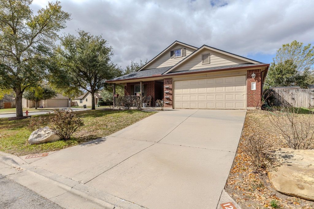 12800 Starbrimson TRL, Elgin, TX 78621