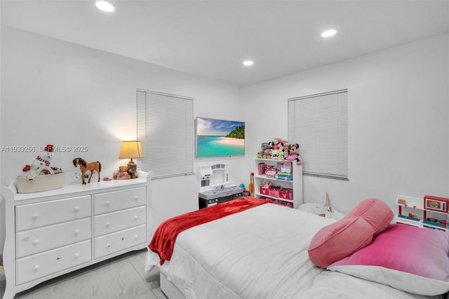 14140 NE 10th Ave, North Miami, FL 33161